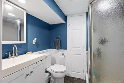7 W Elm Street, Islip, NY 11751 - Photo 18