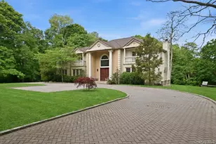 31 Cornwall Ln, Sands Point, NY 11050 - Photo 2