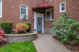 9 Bryant Crescent, White Plains, NY 10605 - Photo 2