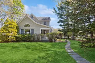 425 Briarwood Ln, Cutchogue, NY 11935 - Photo 2