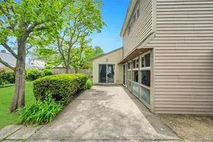 45 Bobwhite Ln, Hicksville, NY 11801 - Photo 18