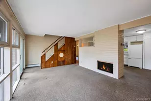45 Bobwhite Ln, Hicksville, NY 11801 - Photo 4