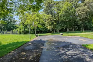 655 Middle Country Rd, Coram, NY 11727 - Photo 14