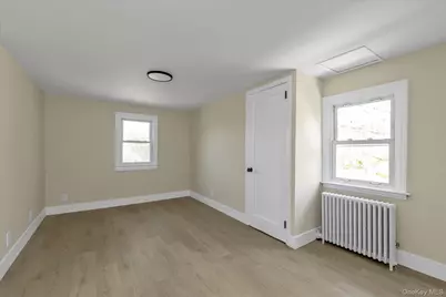 241 Phyllis Drive, Lindenhurst, NY 11757 - Photo 16