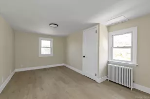 241 Phyllis Dr, Lindenhurst, NY 11757 - Photo 16
