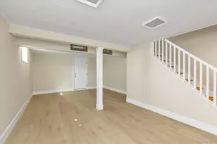 241 Phyllis Dr, Lindenhurst, NY 11757 - Photo 20