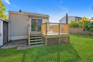 241 Phyllis Dr, Lindenhurst, NY 11757 - Photo 22