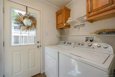 3 North Mountainview Mhp, Stony Point, NY 10980 - Photo 14