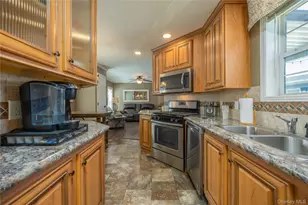 3 North Mountainview Mhp, Stony Point, NY 10980 - Photo 6