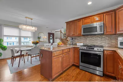 27 Radcliffe Road, Island Park, NY 11558 - Photo 8