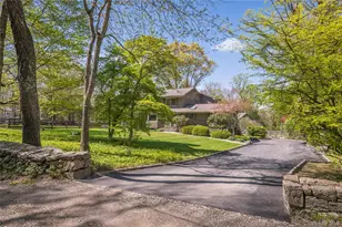 212 Hunt Ln, North Salem, NY 10560 - Photo 2
