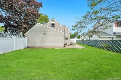 1050 Stewart Avenue, Bethpage, NY 11714 - Photo 30