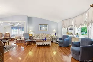 33 Fraternity Ln, Stony Brook, NY 11790 - Photo 8