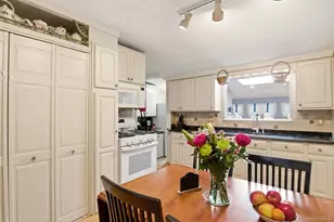 33 Fraternity Ln, Stony Brook, NY 11790 - Photo 16
