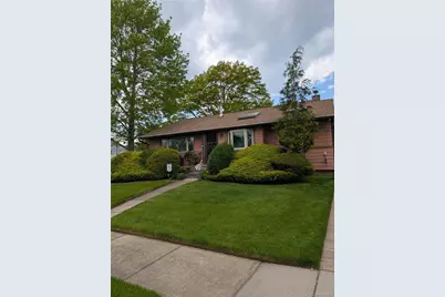 5 Columbia Road, Hicksville, NY 11801 - Photo 4