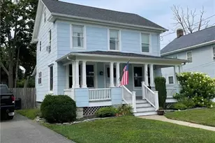 39 Laurel, Patchogue, NY 11772 - Photo 2