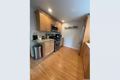 39 Laurel, Patchogue, NY 11772 - Photo 4