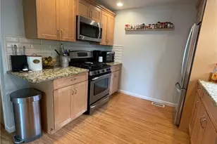 39 Laurel, Patchogue, NY 11772 - Photo 4