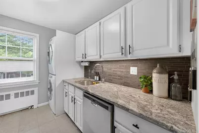 33 Fieldstone Drive #D2, Hartsdale, NY 10530 - Photo 12