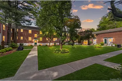 33 Fieldstone Drive #D2, Hartsdale, NY 10530 - Photo 1