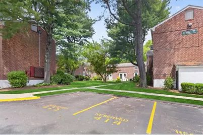 33 Fieldstone Drive #D2, Hartsdale, NY 10530 - Photo 2