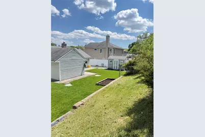 16 Greenway Circle, Syosset, NY 11791 - Photo 20