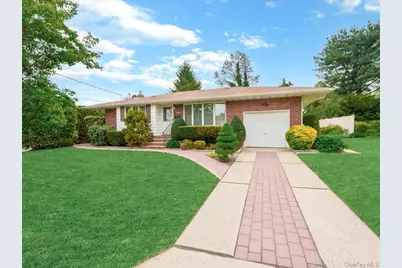 12 Joyce Lane, Commack, NY 11725 - Photo 2