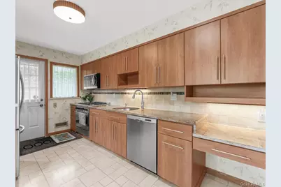 12 Joyce Lane, Commack, NY 11725 - Photo 6