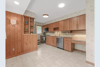 12 Joyce Lane, Commack, NY 11725 - Photo 8