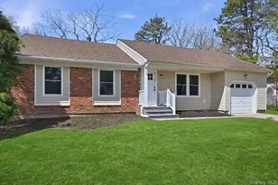 28 Gabon Ln, Coram, NY 11727 - Photo 38