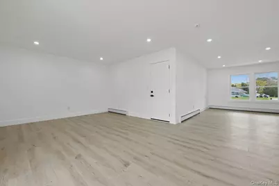 28 Gabon Lane, Coram, NY 11727 - Photo 10