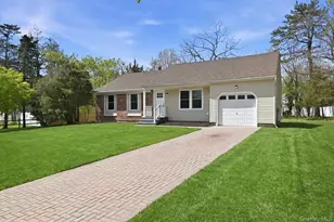 28 Gabon Ln, Coram, NY 11727 - Photo 2