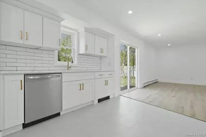 28 Gabon Lane, Coram, NY 11727 - Photo 16