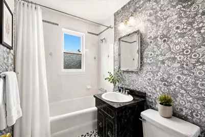 1432 Hobart Avenue, Bronx, NY 10461 - Photo 14
