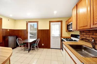 1432 Hobart Avenue, Bronx, NY 10461 - Photo 10