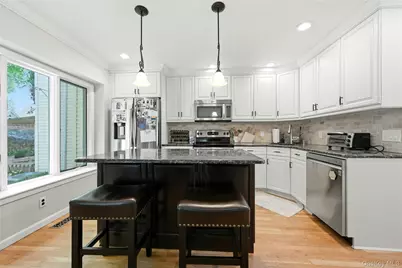 515 High Street #18, Port Jefferson, NY 11777 - Photo 6