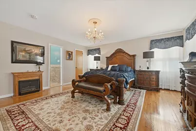 244 Mercury Street, East Meadow, NY 11554 - Photo 32