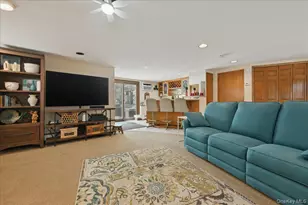 244 Mercury St, East Meadow, NY 11554 - Photo 8
