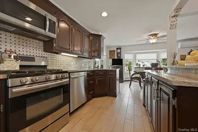 244 Mercury Street, East Meadow, NY 11554 - Photo 22