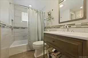 244 Mercury St, East Meadow, NY 11554 - Photo 30