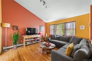 284 Schenck Ave, Great Neck, NY 11021 - Photo 8
