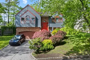 284 Schenck Ave, Great Neck, NY 11021 - Photo 2