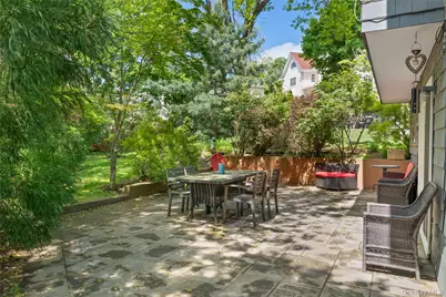 284 Schenck Avenue, Great Neck, NY 11021 - Photo 28