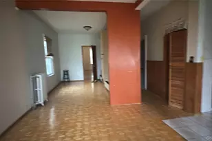 63-53 60th Pl, Ridgewood, NY 11385 - Photo 4
