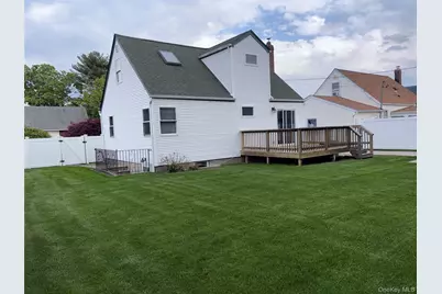 144 Cottage Boulevard, Hicksville, NY 11801 - Photo 38