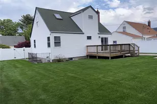 144 Cottage Blvd, Hicksville, NY 11801 - Photo 38