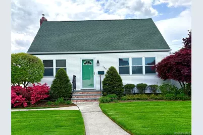 144 Cottage Boulevard, Hicksville, NY 11801 - Photo 2
