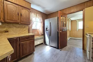 597 Woodland Dr, West Hempstead, NY 11550 - Photo 10