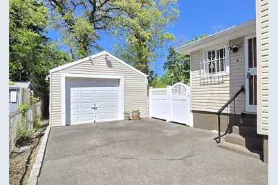 597 Woodland Drive, West Hempstead, NY 11550 - Photo 2