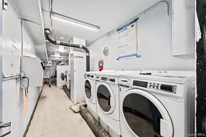 3131 Grand Concourse #2J, Bronx, NY 10468 - Photo 32